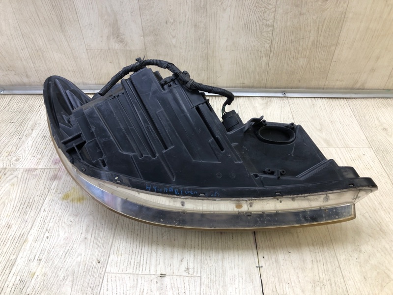 Фара левая GENESIS SEDAN 08-13