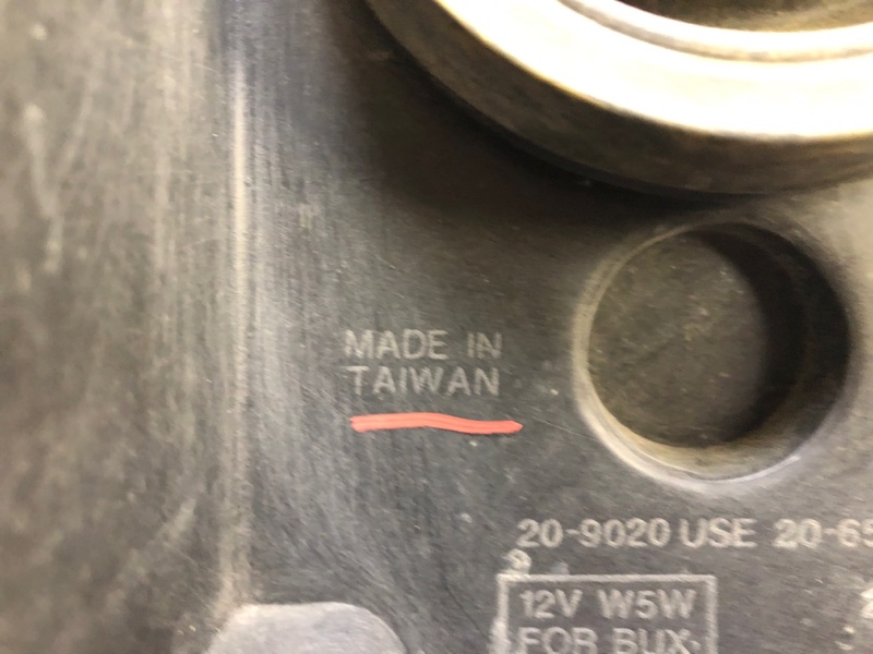 Фара левая GRAND CHEROKEE 04-10