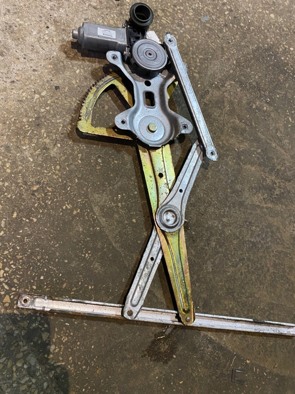 Стеклоподъемник передний левый MATRIX 02-08 2006 ZZE132 1.8 LV6