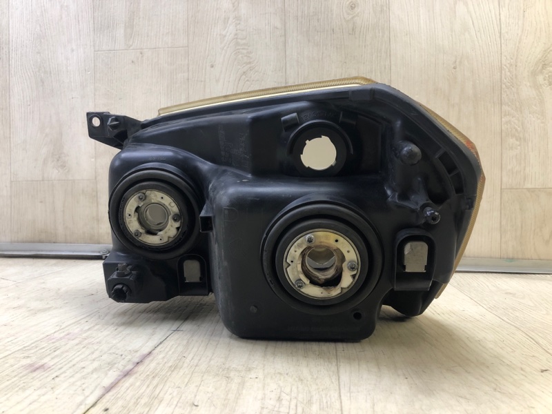 Фара правая MAGNUM 03-08