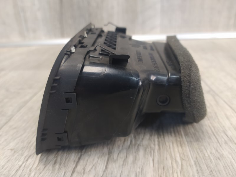 Дефлектор воздушный передний правый JETTA USA 10-17 2011 162 CBTA 2.5L