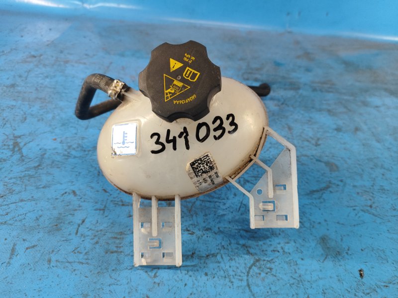 Запчасть бачок расширительный JEEP RENEGADE (BU) 14- 2015 2.4 ED6 68246940AA Б/У Бачок расширительный JEEP RENEGADE (BU) 14- 2015 2.4 ED6 68246940AA Б/У