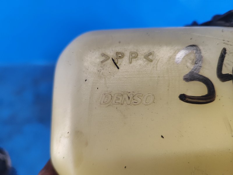 Бачок расширительный CAMRY 30 02-06 Бачок расширительный CAMRY 30 02-06