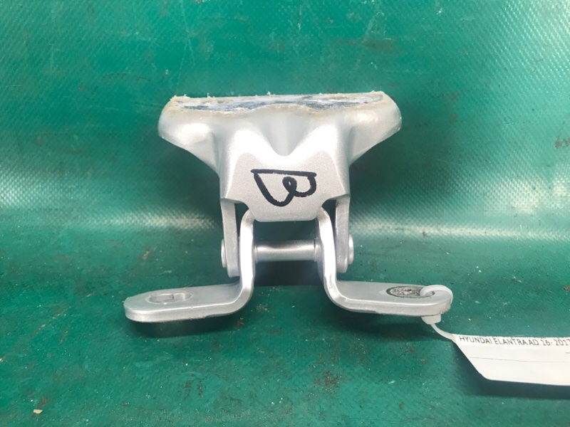 Петля двери верхняя задняя правая HYUNDAI ELANTRA AD 16- 2017 79420-D8000 Б/У