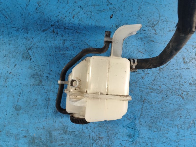 Расширительный бачок инвертора HS250H (ANF10) 09-12 2009 2.4 2AZFXE