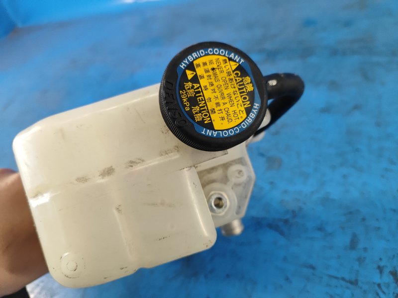 Расширительный бачок инвертора HS250H (ANF10) 09-12 2009 2.4 2AZFXE