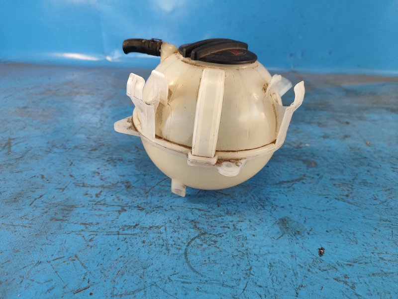 Бачок расширительный TIGUAN 08-17 2017 2.0 CCTA