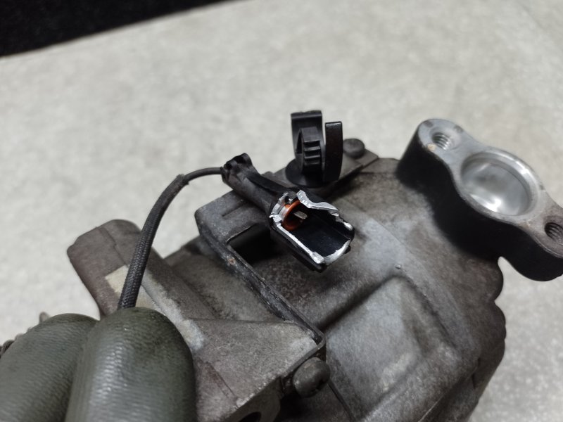 Компрессор кондиционера FORESTER SG 02-07 2005 2.5 EJ253