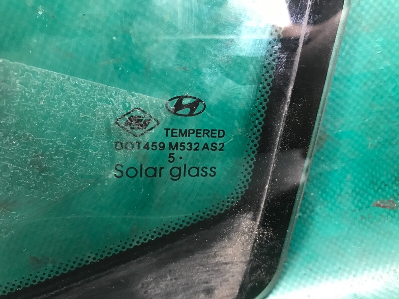 Стекло двери глухое заднее левое HYUNDAI ELANTRA AD 16-