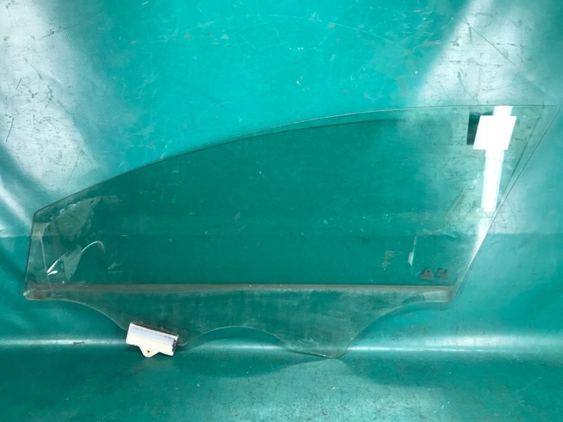 Стекло двери переднее правое ELANTRA AD 16- 2017