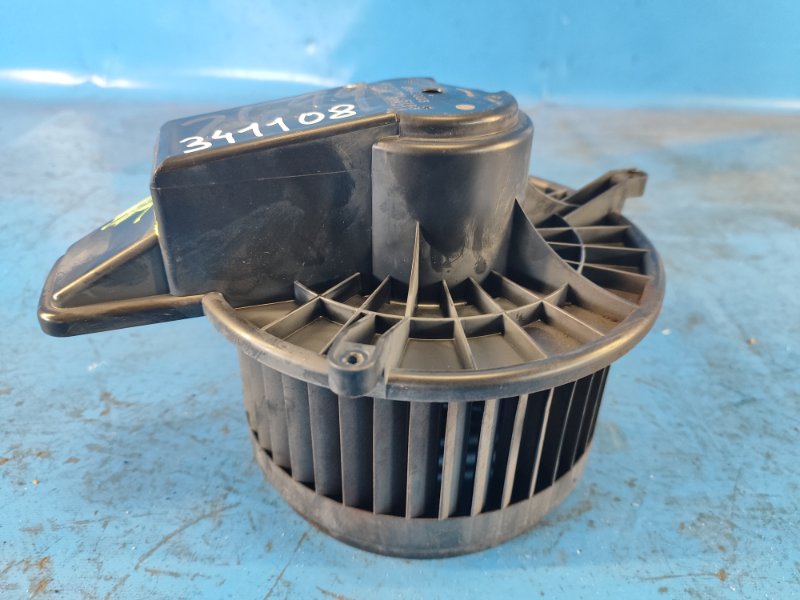 Запчасть моторчик печки DODGE GRAND CARAVAN 08- 2013 3.6 ERB 68029719AB Б/У Моторчик печки DODGE GRAND CARAVAN 08- 2013 3.6 ERB 68029719AB Б/У