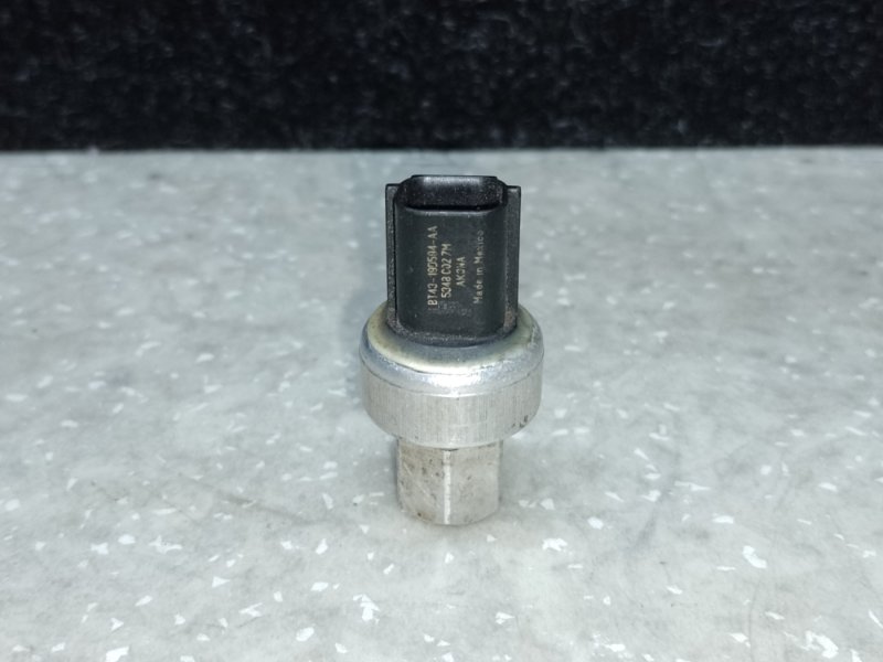 Датчик давления кондиционера FORD FOCUS 10-18 2016 C20HDTX 2.0L EcoBoost HG1Z-19D594-A Б/У