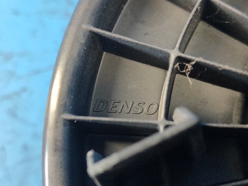 Моторчик печки RAV4 05-12