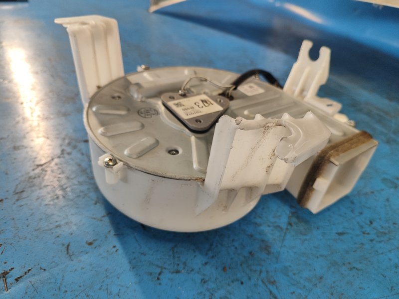 Мотор охлаждения батареи задний LEXUS HS250H (ANF10) 09-12 2.4 2AZFXE