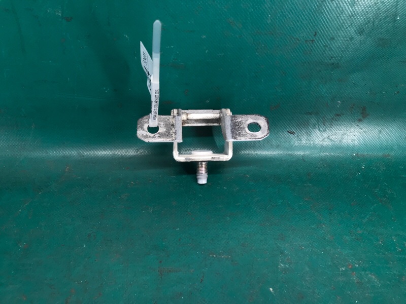 Петля крышки багажника JUKE 10-19 2013 1.6 MR16DDT