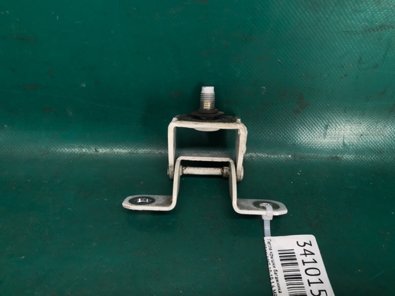 Петля крышки багажника NISSAN JUKE 10-19 2013 1.6 MR16DDT 90400-1KA0A Б/У