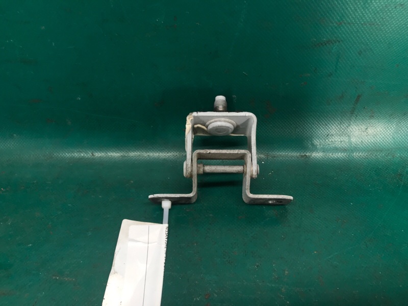 Петля крышки багажника NISSAN JUKE 10-19 1.6 MR16DDT