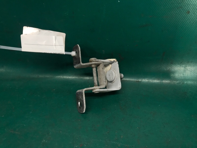 Петля крышки багажника JUKE 10-19 2013 1.6 MR16DDT