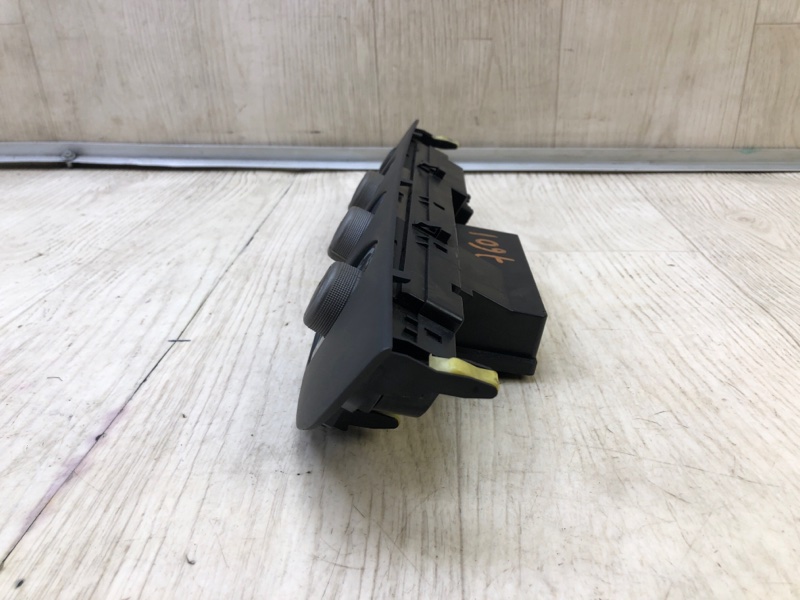 Блок управления печкой CAMRY 30 02-06 2005 2.4 2AZFE