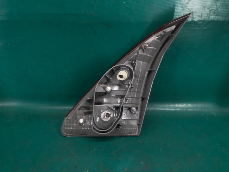 Фонарь внутренний левый VENZA 09-16 2009 3.5 2GR-FE