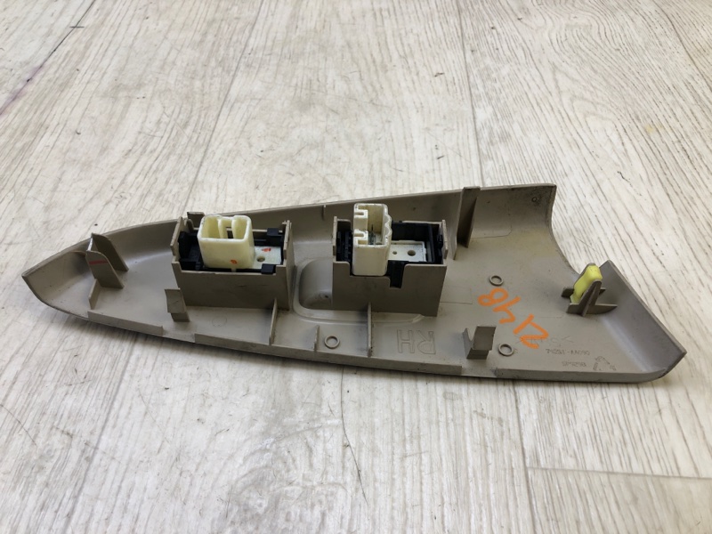 Кнопка стеклоподъемника передняя правая SOLARA 03-09 2003 2.4 2AZFE