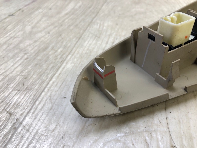 Кнопка стеклоподъемника передняя правая SOLARA 03-09 2003 2.4 2AZFE