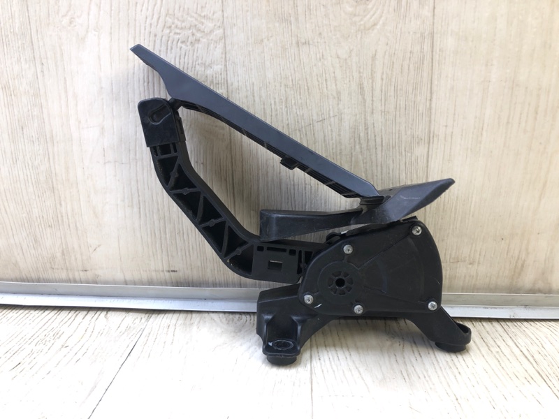 Педаль газа HYUNDAI SONATA YF 10-14 2012 2.4 G4KJ 32700-3Q110 Б/У