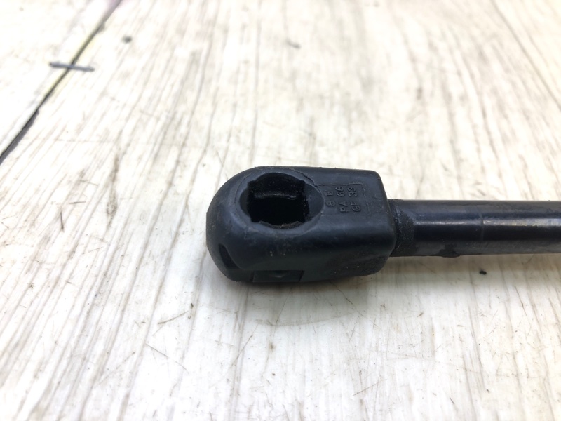 Амортизатор крышки багажника RDX 12-19 2013 3.5 J35Z2