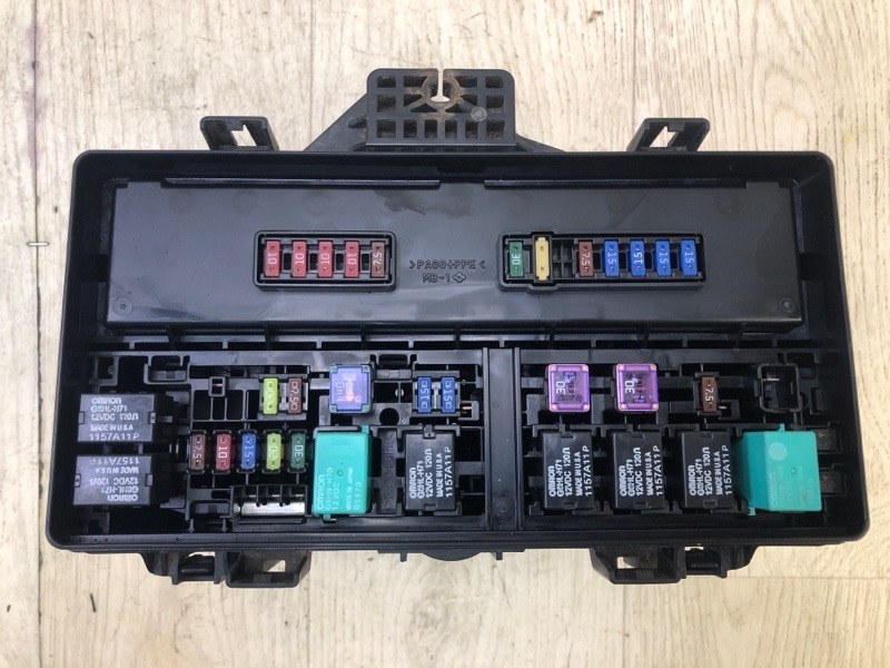 Блок предохранителей моторный отсек MDX (YD2) 06-13 Блок предохранителей моторный отсек MDX (YD2) 06-13