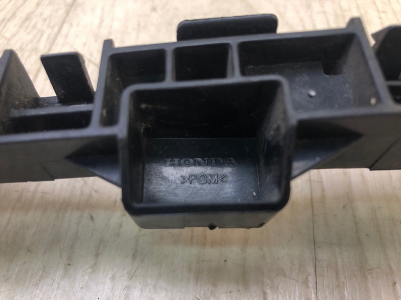 Кронштейн заднего бампера правый RDX 12-19 2013 3.5 J35Z2