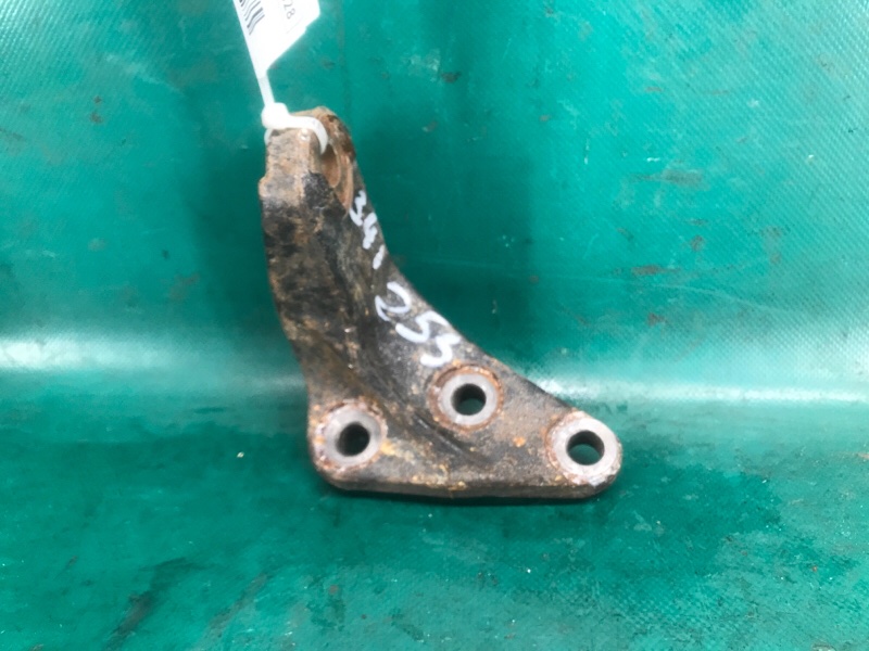 Запчасть кронштейн двигателя передний TOYOTA CAMRY 40 06-11 2008 2.4 2AZFE 12311-0H100 Б/У Кронштейн двигателя передний TOYOTA CAMRY 40 06-11 2008 2.4 2AZFE 12311-0H100 Б/У