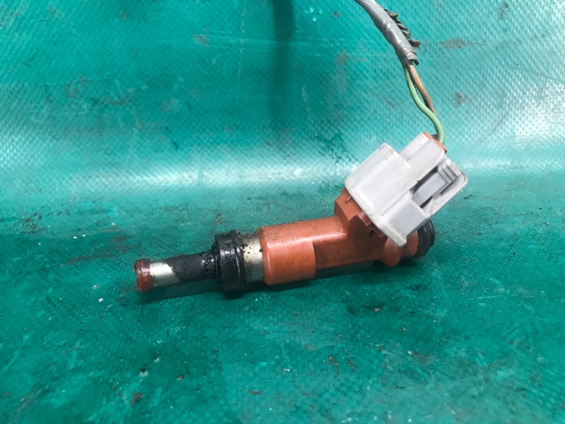 Форсунка топливная TOYOTA AVALON 05-12 2006 3.5 2GR-FE 23209-0P040 Б/У