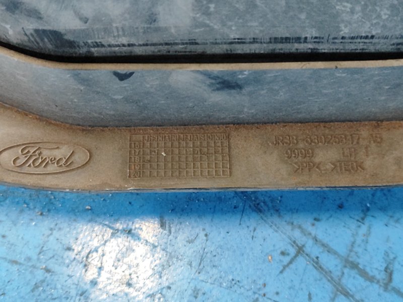 Подкрылок передний левый MUSTANG 15-