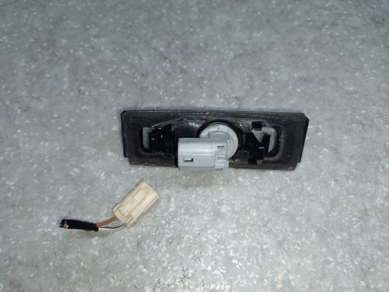 Подсветка номера CAMRY 40 06-11 2009 2.4 2AZFXE