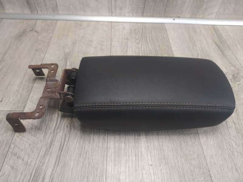 Подлокотник FORD ESCAPE 12-19 2018 TM2 1.5 M9MA GJ5Z-7806024-AA Б/У