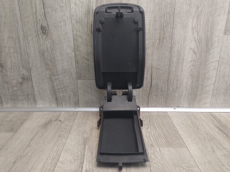 Подлокотник ESCAPE 12-19 2018 TM2 1.5 M9MA