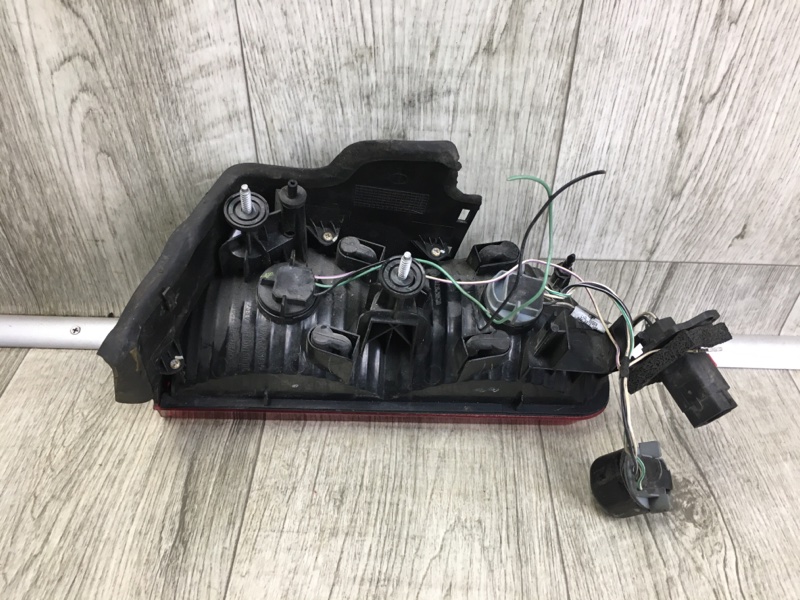 Фонарь наружный левый CHALLENGER 08-14 Фонарь наружный левый CHALLENGER 08-14