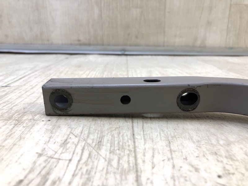 Петля крышки багажника TOYOTA CAMRY 30 02-06 2.4 2AZFE Петля крышки багажника TOYOTA CAMRY 30 02-06 2.4 2AZFE