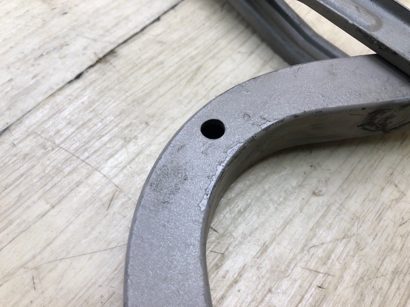 Петля крышки багажника CAMRY 30 02-06 2005 2.4 2AZFE Петля крышки багажника CAMRY 30 02-06 2005 2.4 2AZFE