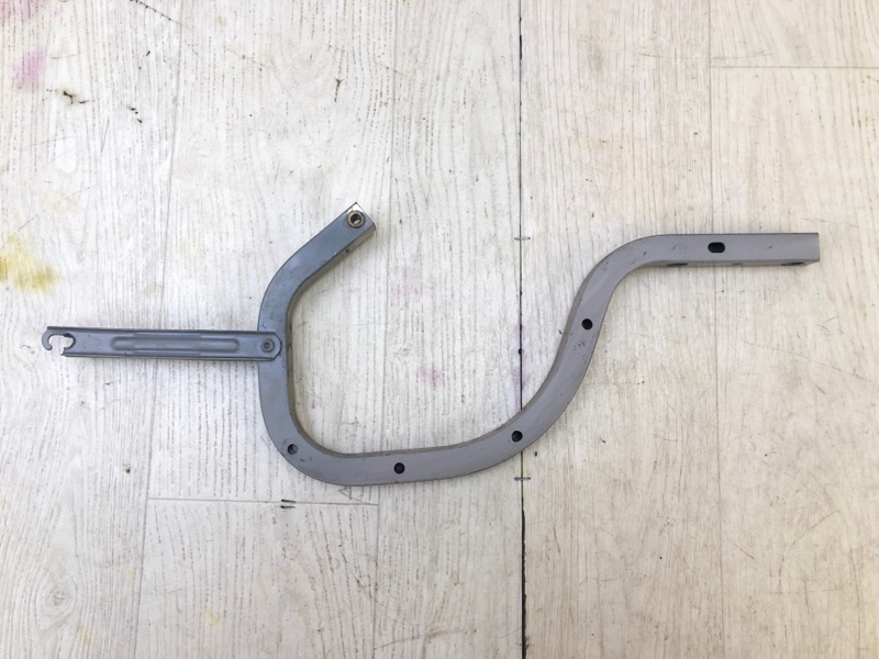 Петля крышки багажника CAMRY 30 02-06 2005 2.4 2AZFE