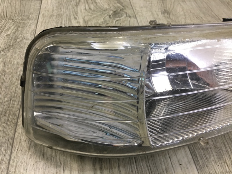 Фара правая SUBURBAN 00-06