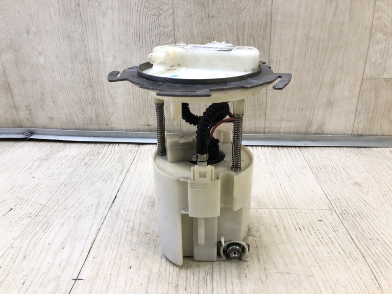 Топливный насос NISSAN JUKE 10-19 17040-1KM0A Б/У