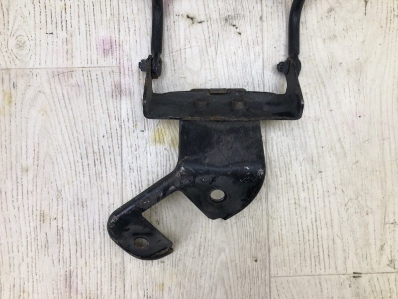 Кронштейн крепления запасного колеса HYUNDAI SANTA FE (SM) 00-06 2.7 G6BA