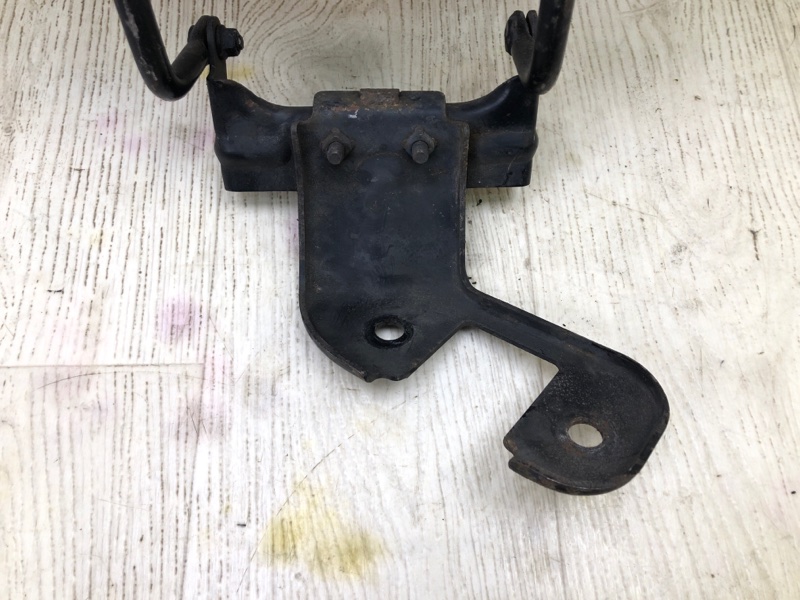 Кронштейн крепления запасного колеса SANTA FE (SM) 00-06 2005 2.7 G6BA