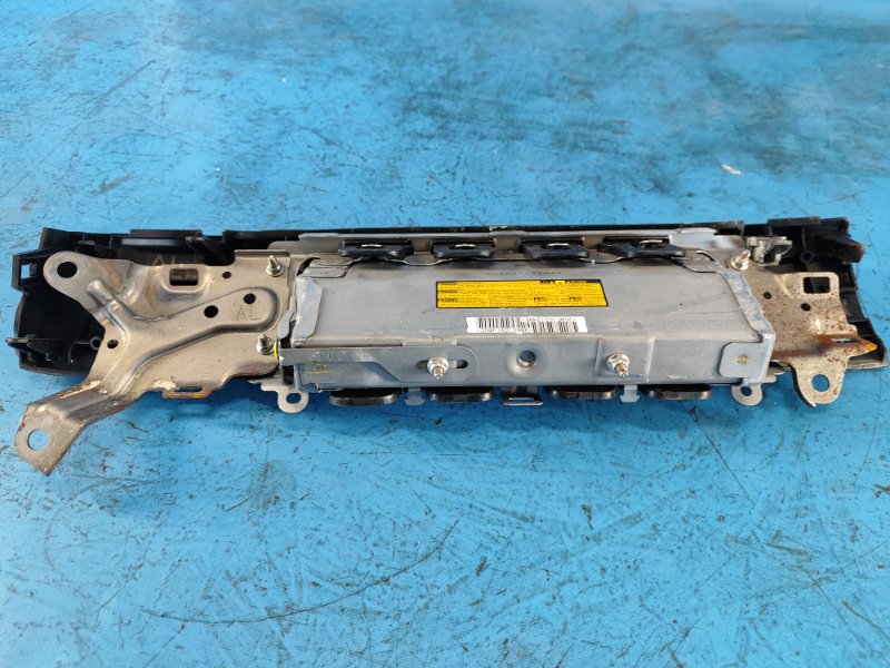 Подушка безопасности в колени передняя правая LEXUS CT200 11-17 1.8 2ZRFXE