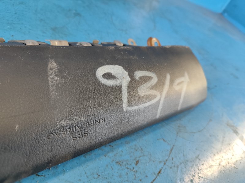 Подушка безопасности в колени передняя правая CT200 11-17 2012 1.8 2ZRFXE