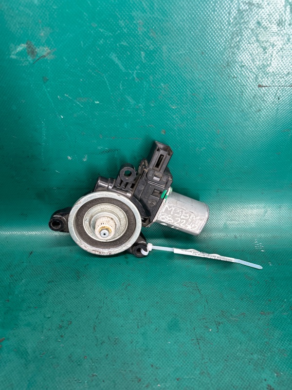 Моторчик стеклоподъемника задний левый 3 BM 13-19 2015 Седан 2.0L 4