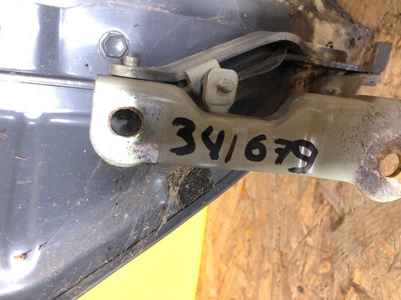 Петля капота правая EV6 21- Петля капота правая EV6 21-