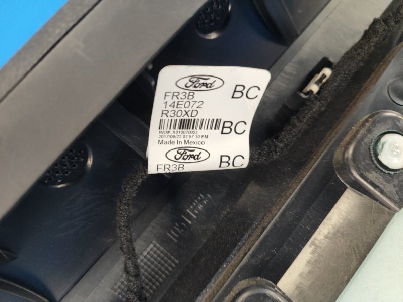 Карта двери передняя правая MUSTANG 15-