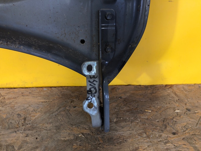 Запчасть петля капота левая HYUNDAI KONA OS 17-23 79110-J9000 Б/У Петля капота левая HYUNDAI KONA OS 17-23 79110-J9000 Б/У